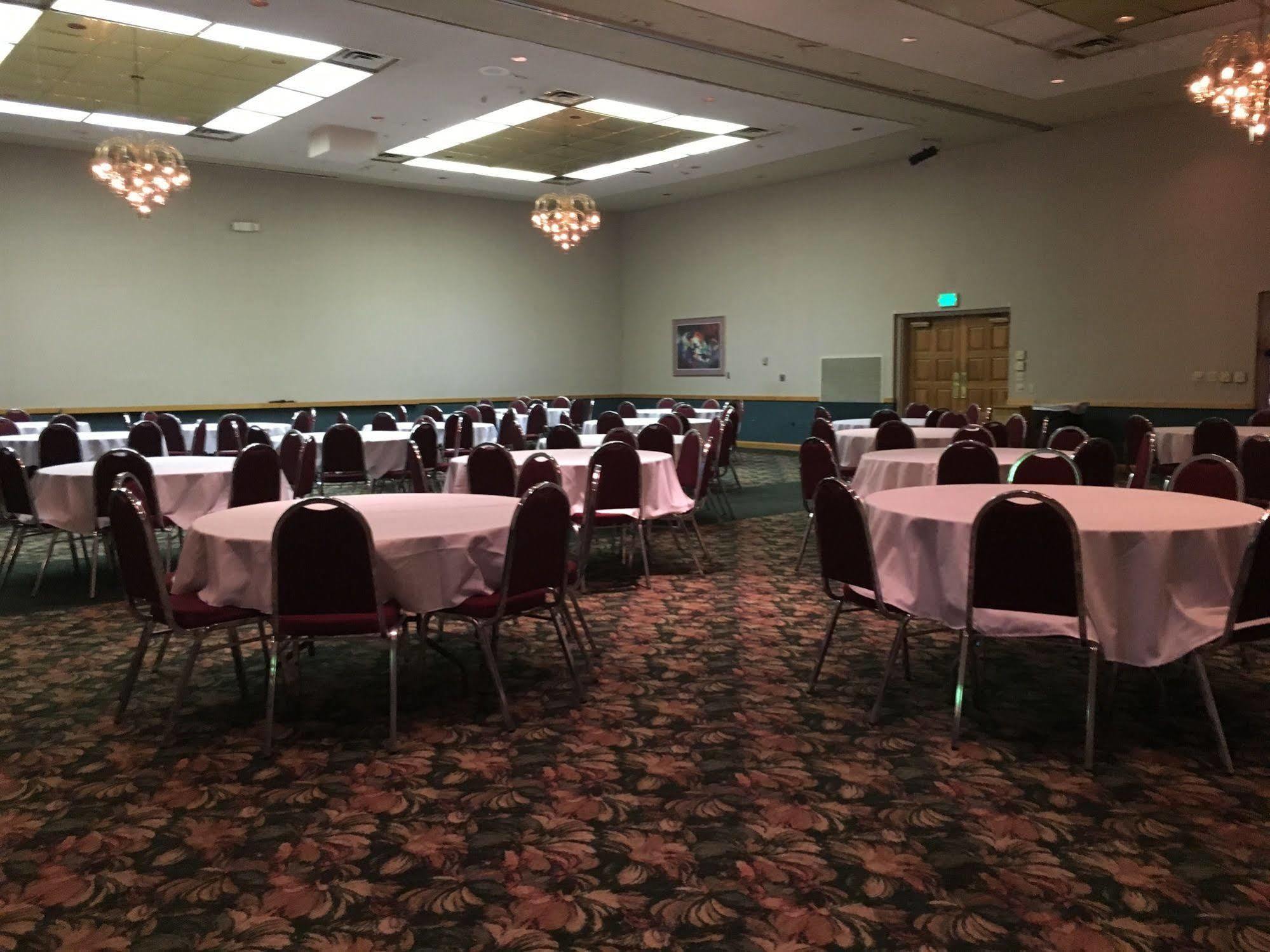 Rodeway Inn Conference Center Крофордсвилл Экстерьер фото