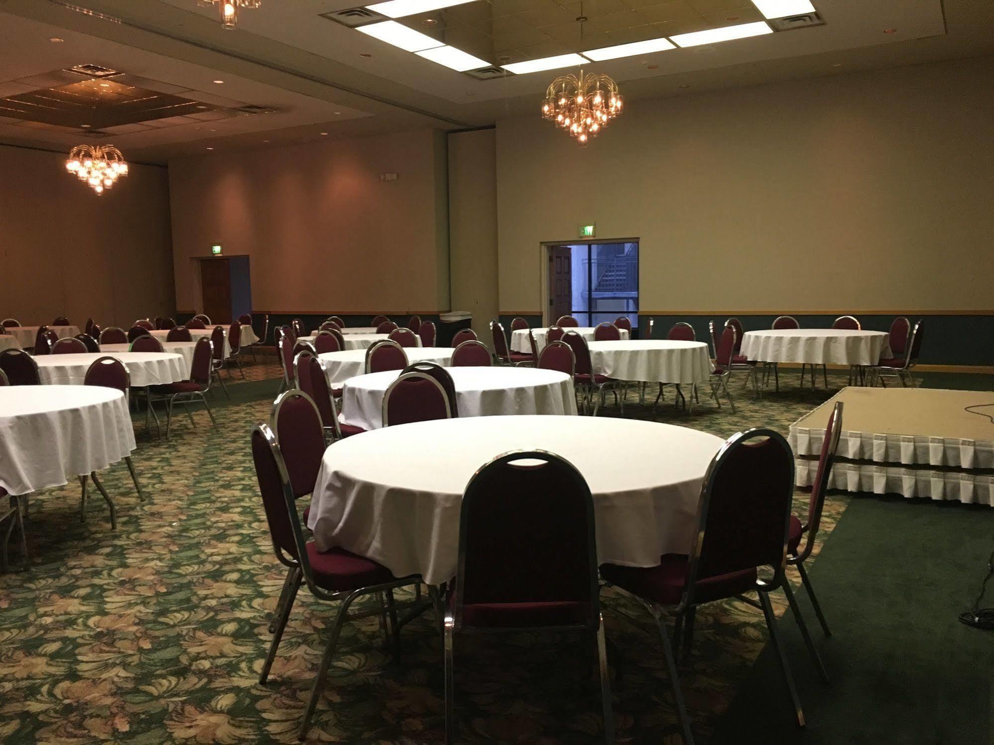 Rodeway Inn Conference Center Крофордсвилл Экстерьер фото